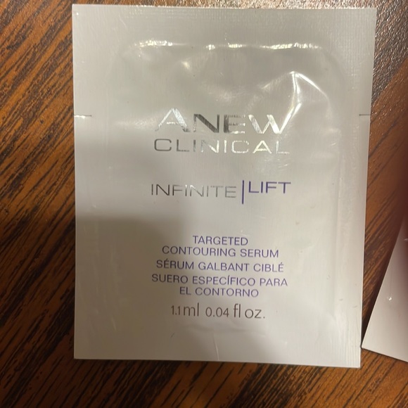 Universal anew clinical infinite lift targeted contouring serum 1.1ml each - Picture 2 of 3